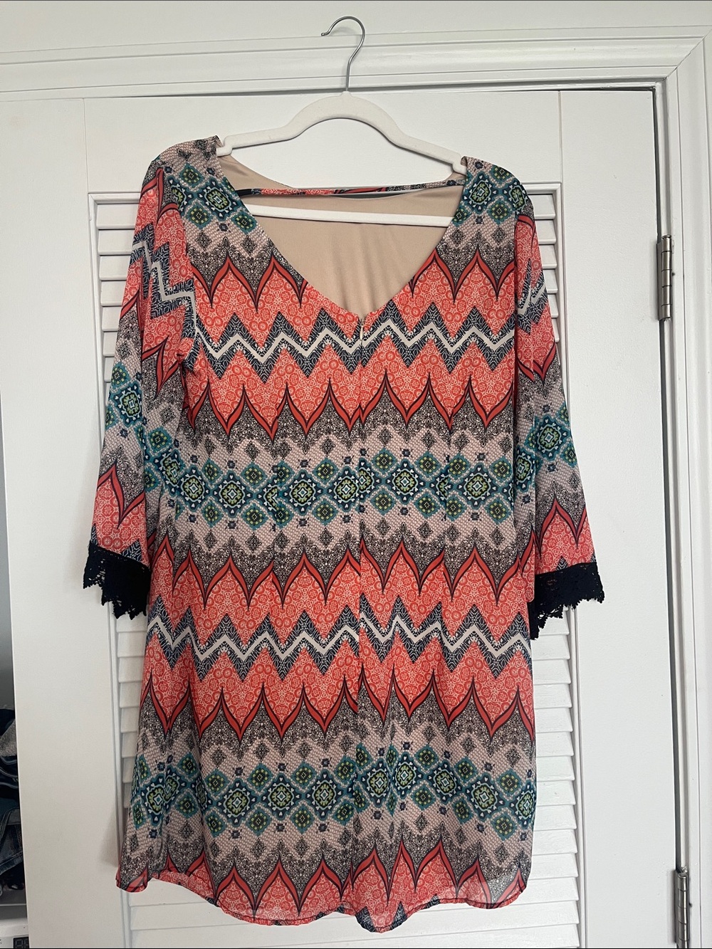 Women's Coral Patterned V-Neck Tunic Top